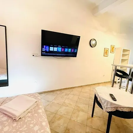 Elizabeth 2 アパート